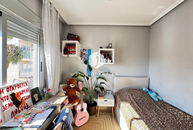 Resale - Apartment / flat -
Torrevieja - Playa del Cura