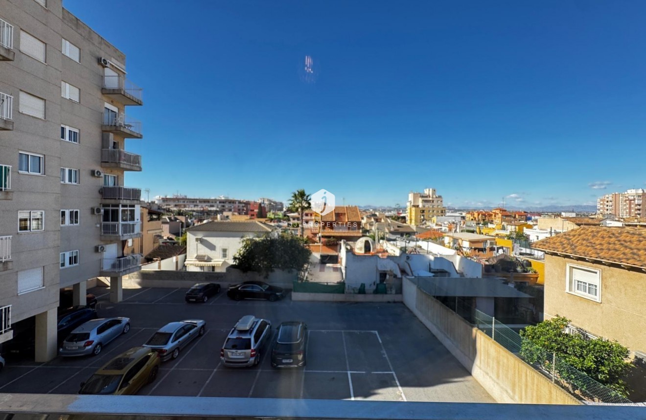 Resale - Apartment / flat -
Torrevieja - Playa del Cura