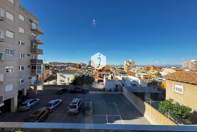 Resale - Apartment / flat -
Torrevieja - Playa del Cura
