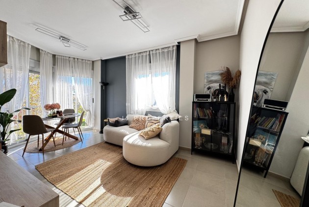 Resale - Apartment / flat -
Torrevieja - Playa del Cura