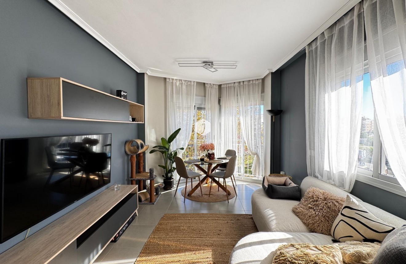 Resale - Apartment / flat -
Torrevieja - Playa del Cura