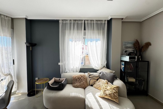 Resale - Apartment / flat -
Torrevieja - Playa del Cura