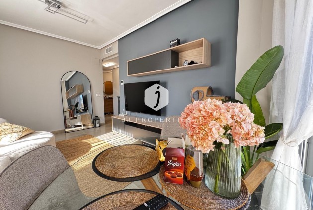 Resale - Apartment / flat -
Torrevieja - Playa del Cura