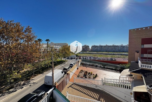 Resale - Apartment / flat -
Torrevieja - Playa del Cura