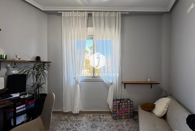 Resale - Apartment / flat -
Torrevieja - Playa del Cura