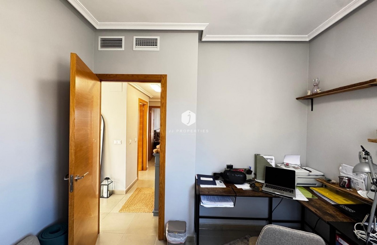 Resale - Apartment / flat -
Torrevieja - Playa del Cura