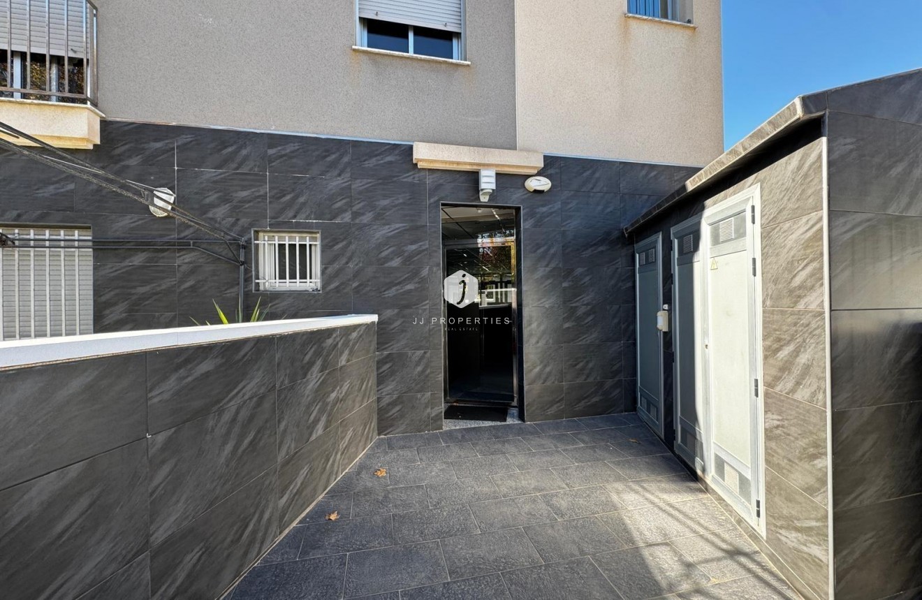 Resale - Apartment / flat -
Torrevieja - Playa del Cura