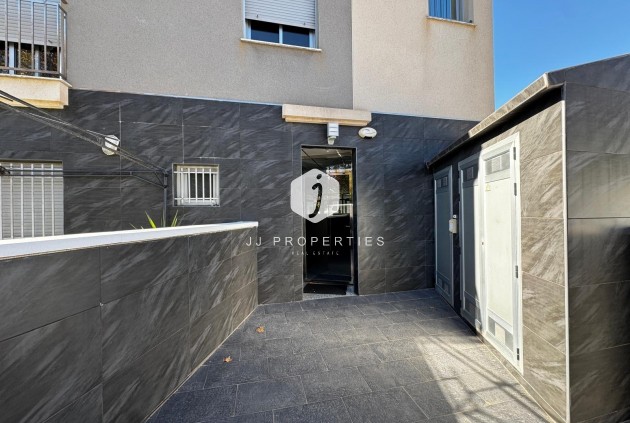 Resale - Apartment / flat -
Torrevieja - Playa del Cura