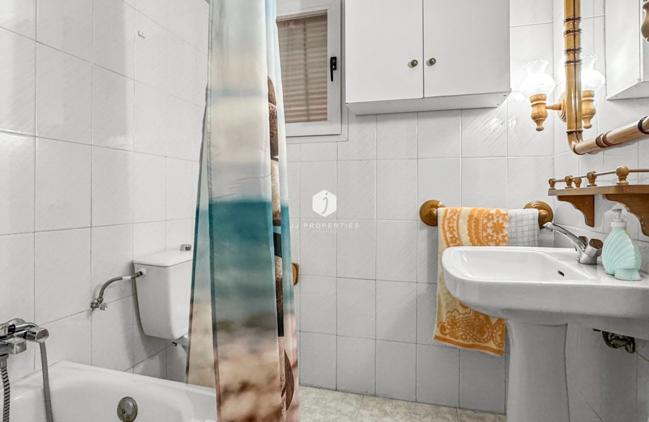 Resale - Apartment / flat -
Torrevieja - Costa Blanca