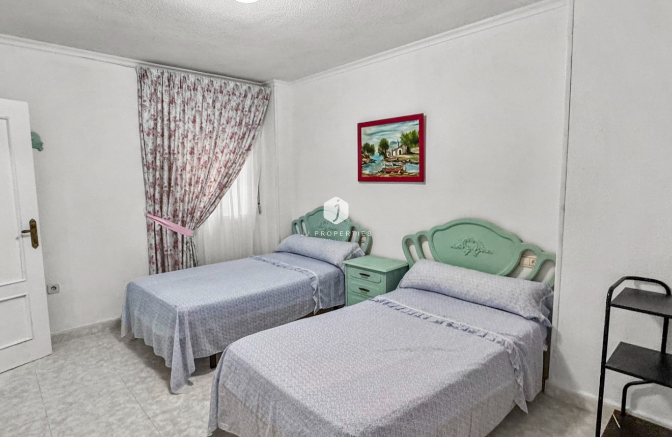 Resale - Apartment / flat -
Torrevieja - Costa Blanca