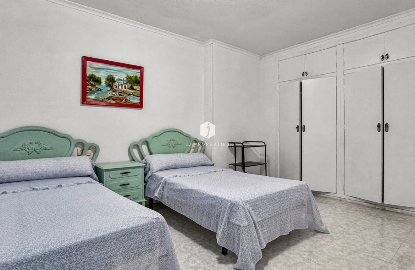Resale - Apartment / flat -
Torrevieja - Costa Blanca