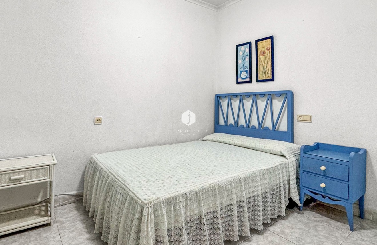 Resale - Apartment / flat -
Torrevieja - Costa Blanca