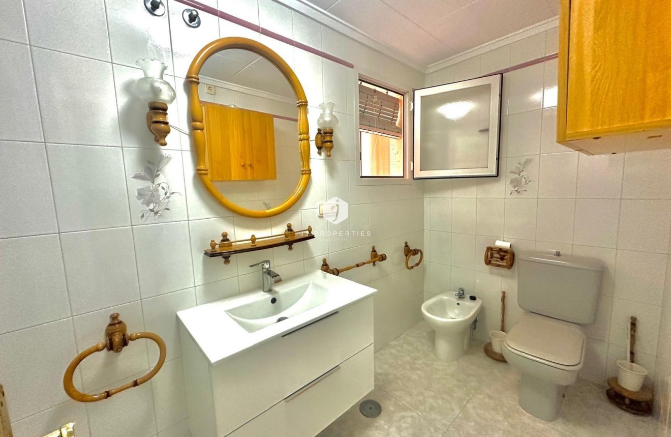 D'occasion - Appartement -
Torrevieja - Centro