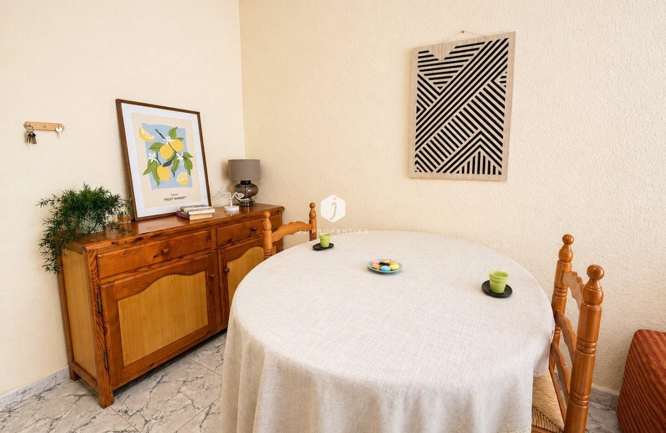 D'occasion - Appartement -
Torrevieja - Habaneras