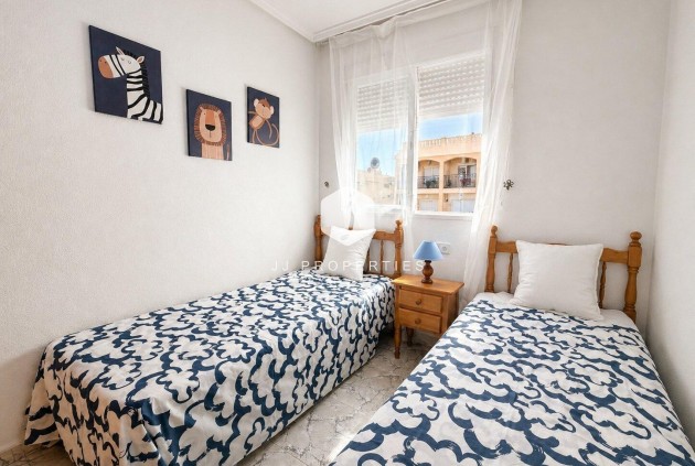 D'occasion - Appartement -
Torrevieja - Habaneras
