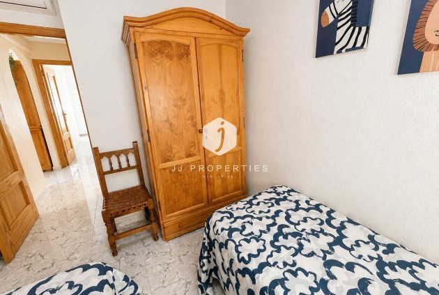 D'occasion - Appartement -
Torrevieja - Habaneras