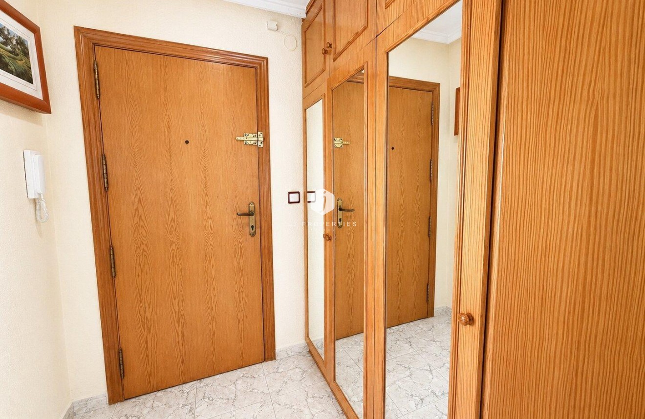 D'occasion - Appartement -
Torrevieja - Habaneras