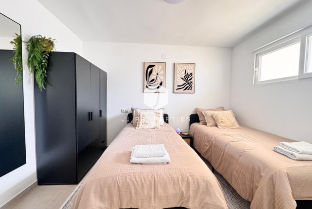 Segunda mano - Apartamento / piso -
Torrevieja - Acequion