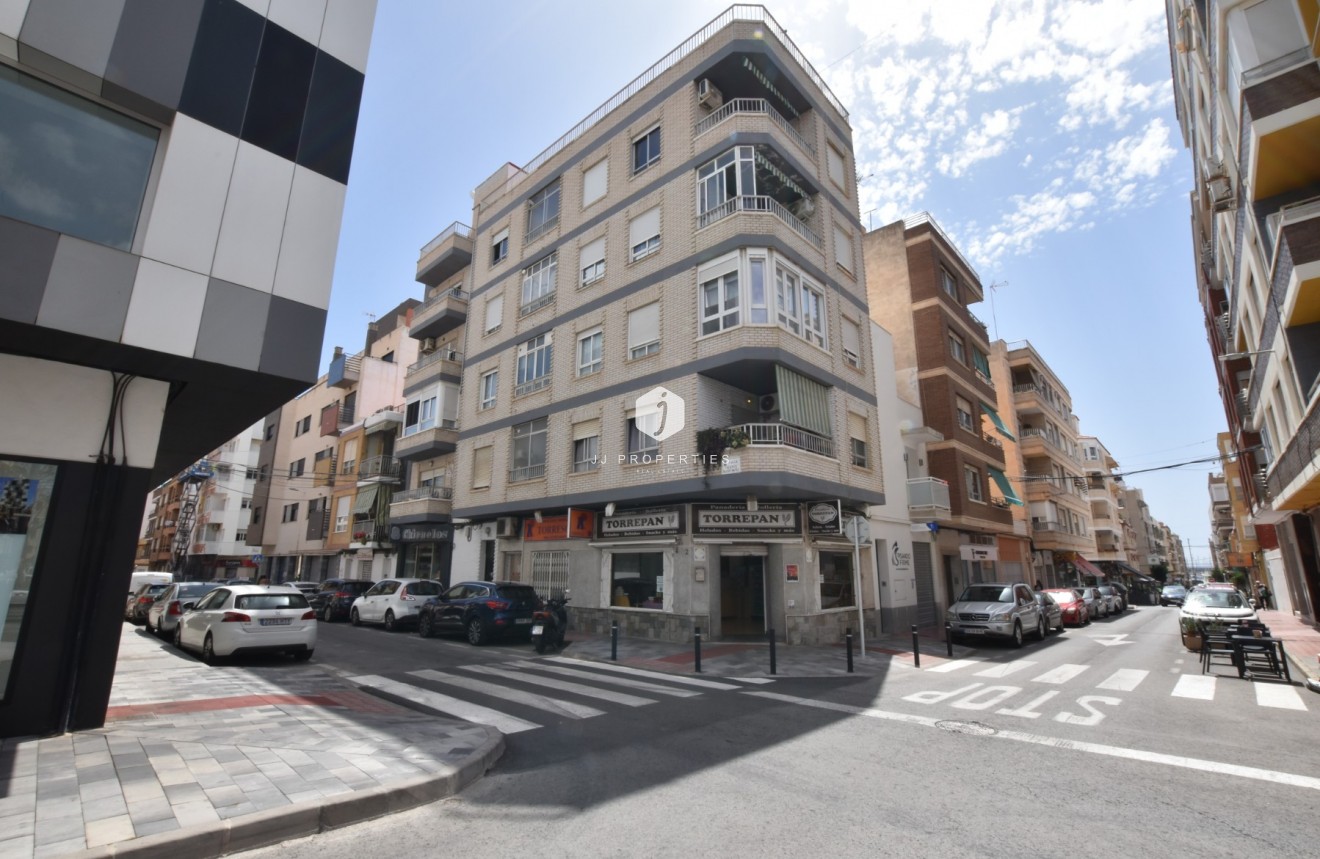 D'occasion - Appartement -
Torrevieja - Costa Blanca