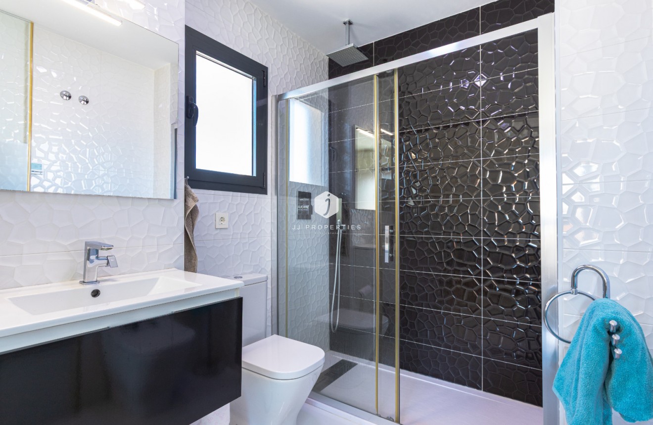Tweedehands - Bungalow -
Los Altos - Costa Blanca