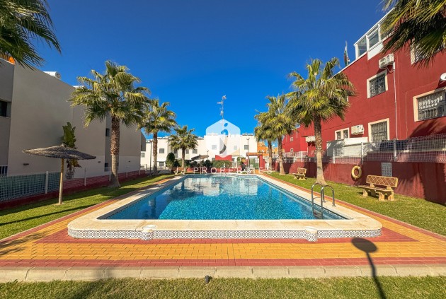 Tweedehands - Bungalow -
Los Altos - Costa Blanca