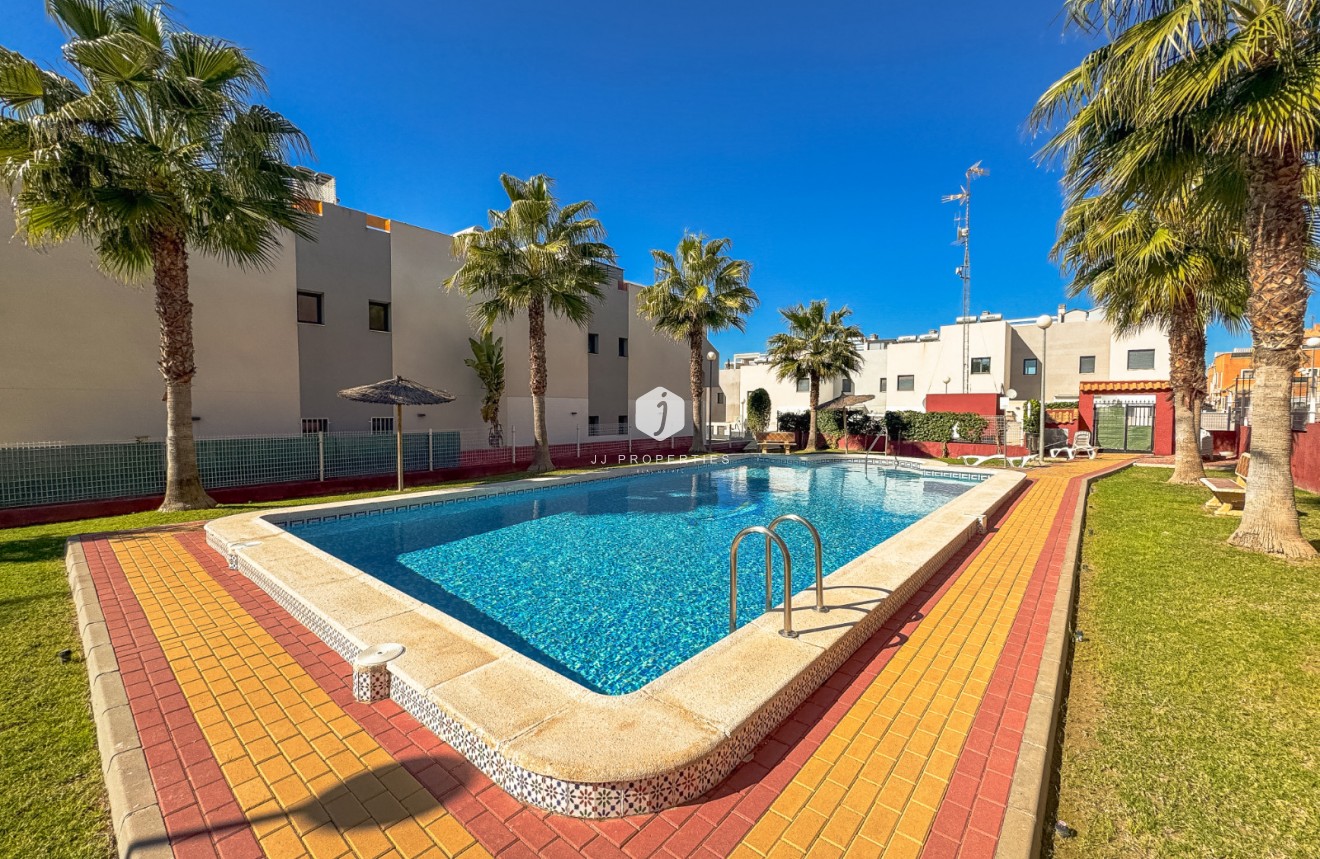 Tweedehands - Bungalow -
Los Altos - Costa Blanca