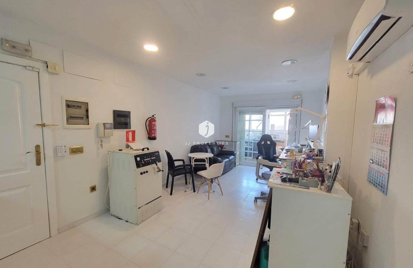 Resale - Apartment / flat -
Torrevieja - Playa del Cura