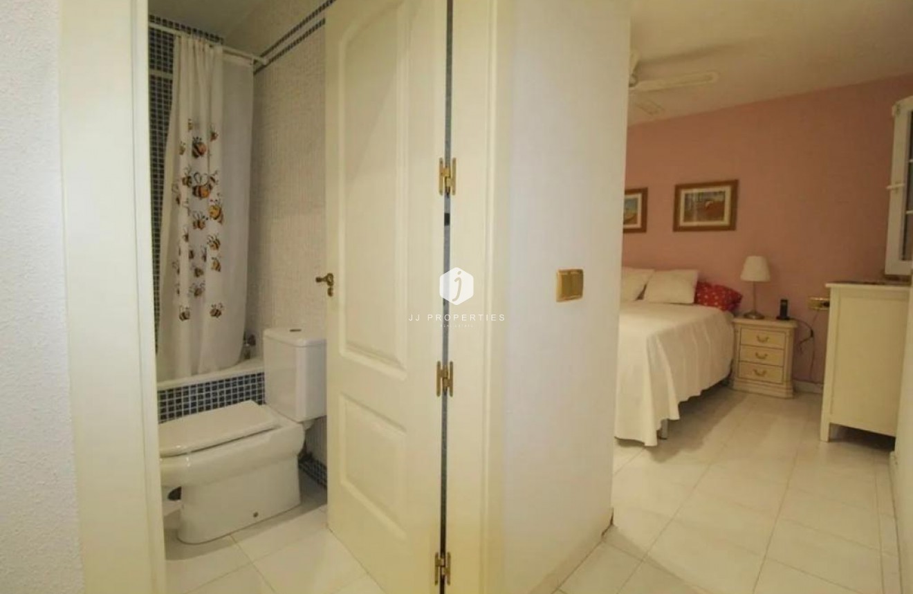Resale - Apartment / flat -
Torrevieja - Playa del Cura