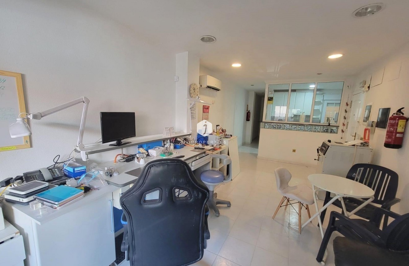 Resale - Apartment / flat -
Torrevieja - Playa del Cura