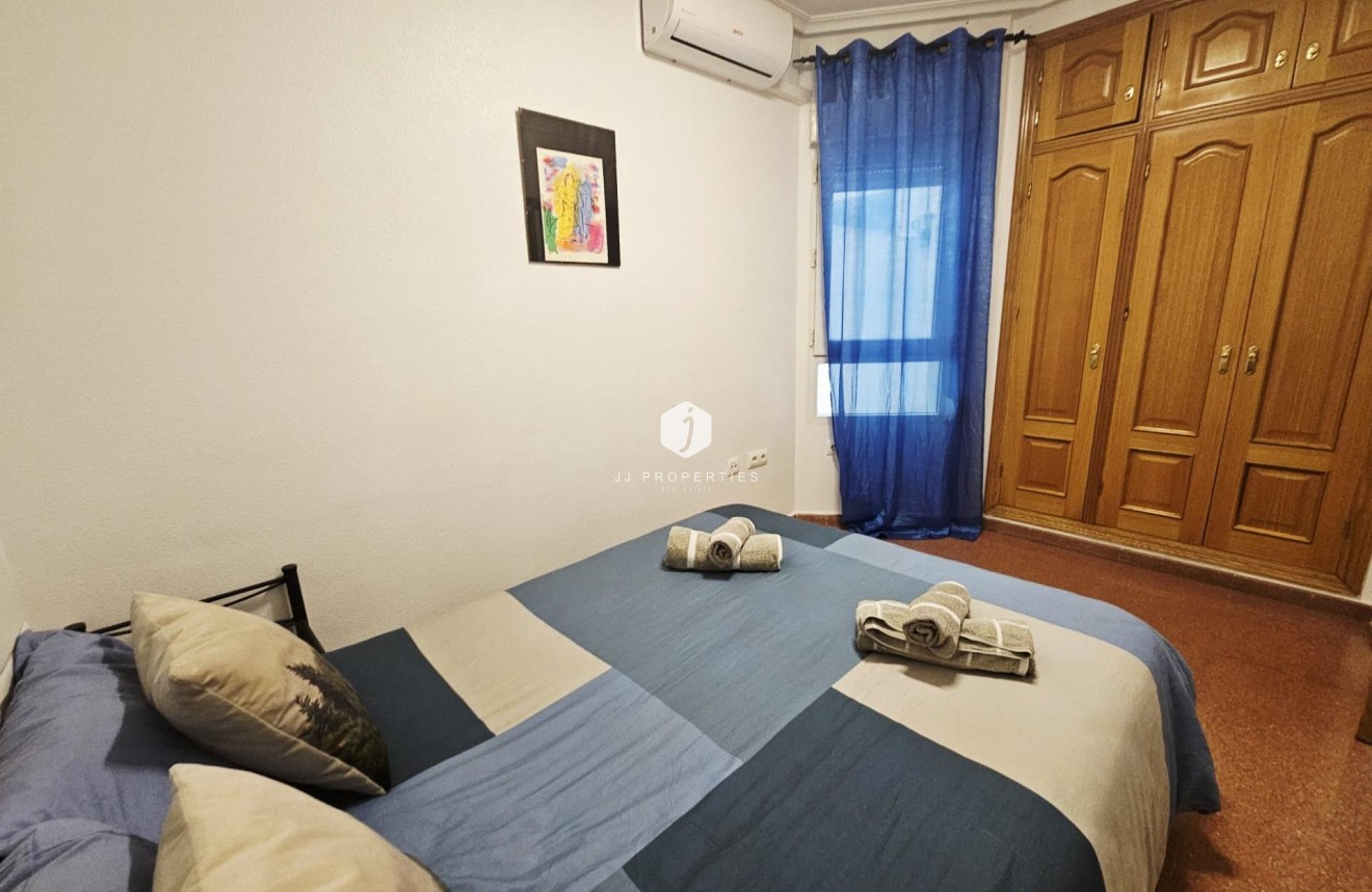 Aus zweiter Hand - Wohnung -
Torrevieja - Estacion de autobuses