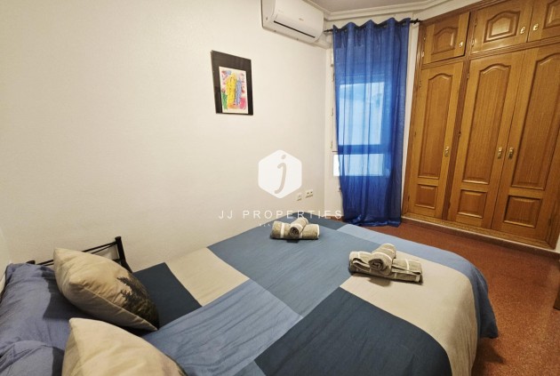 Aus zweiter Hand - Wohnung -
Torrevieja - Estacion de autobuses