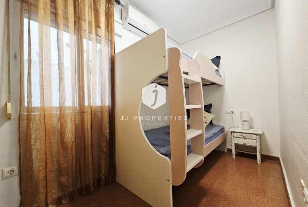 Aus zweiter Hand - Wohnung -
Torrevieja - Estacion de autobuses