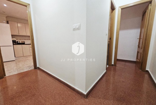 Aus zweiter Hand - Wohnung -
Torrevieja - Estacion de autobuses