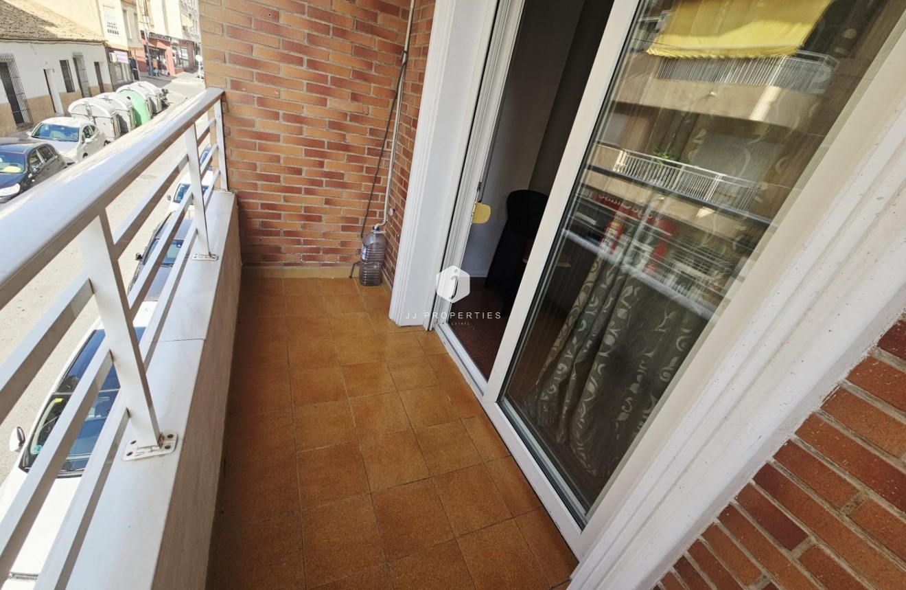 Aus zweiter Hand - Wohnung -
Torrevieja - Estacion de autobuses