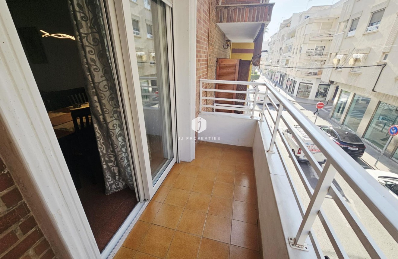 Aus zweiter Hand - Wohnung -
Torrevieja - Estacion de autobuses