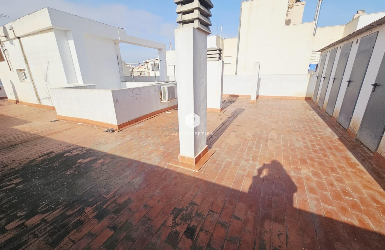 Aus zweiter Hand - Wohnung -
Torrevieja - Estacion de autobuses