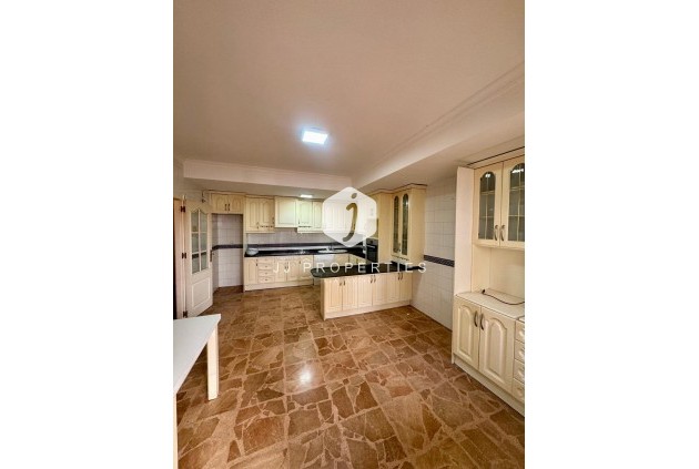 Aus zweiter Hand - Wohnung -
Torrevieja - Centro