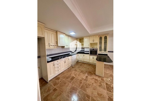 Aus zweiter Hand - Wohnung -
Torrevieja - Centro
