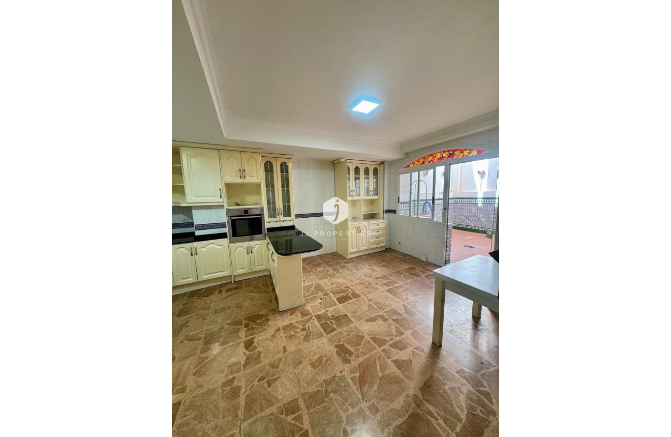 Aus zweiter Hand - Wohnung -
Torrevieja - Centro