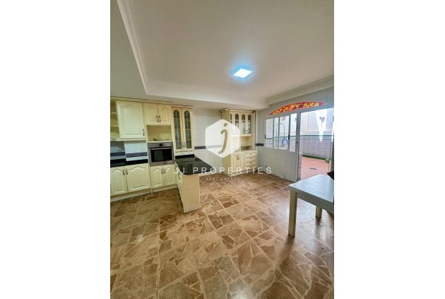 Aus zweiter Hand - Wohnung -
Torrevieja - Centro