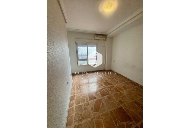 Aus zweiter Hand - Wohnung -
Torrevieja - Centro