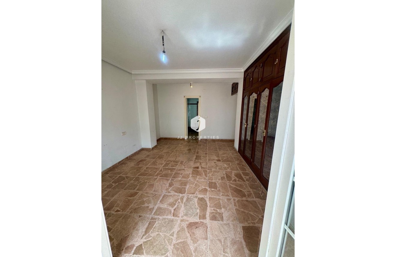 Aus zweiter Hand - Wohnung -
Torrevieja - Centro