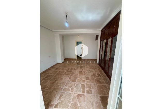 Aus zweiter Hand - Wohnung -
Torrevieja - Centro