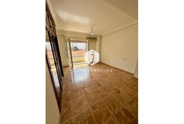 Aus zweiter Hand - Wohnung -
Torrevieja - Centro