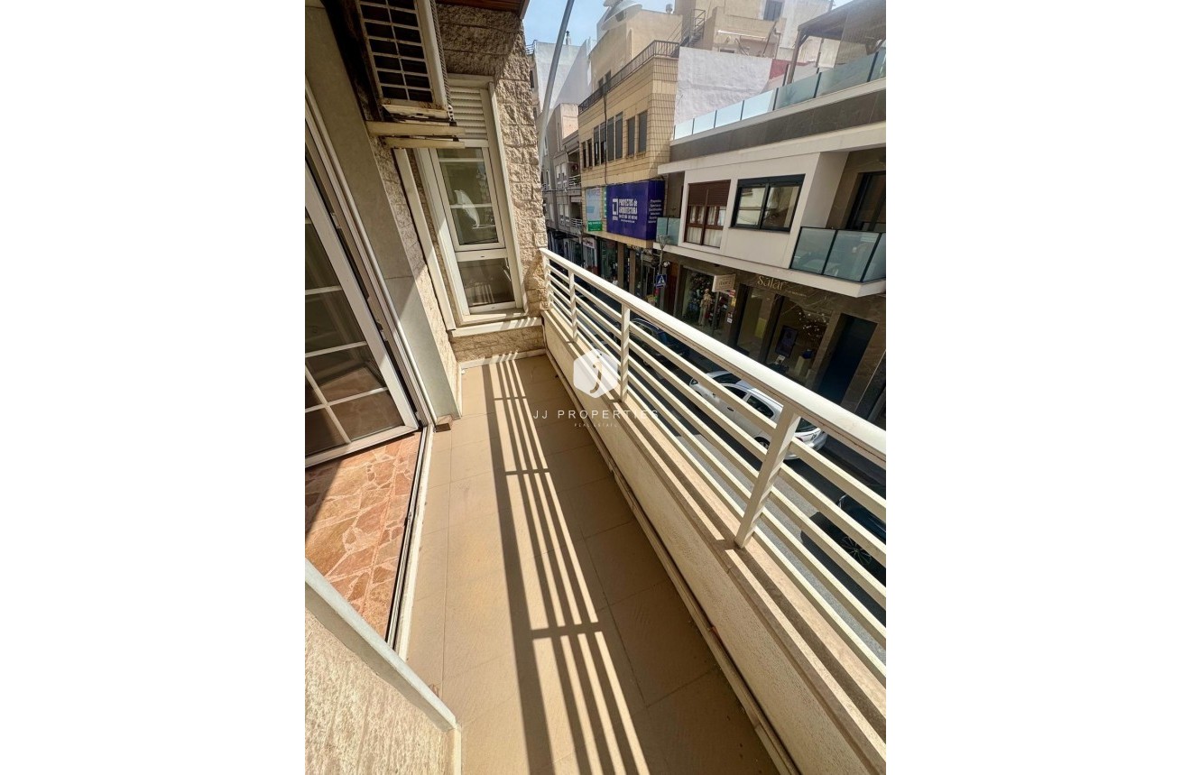Aus zweiter Hand - Wohnung -
Torrevieja - Centro