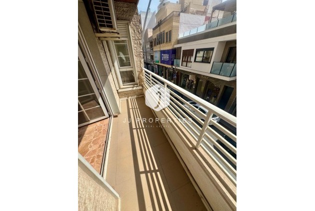 Aus zweiter Hand - Wohnung -
Torrevieja - Centro