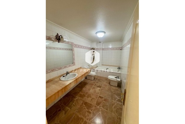 Aus zweiter Hand - Wohnung -
Torrevieja - Centro