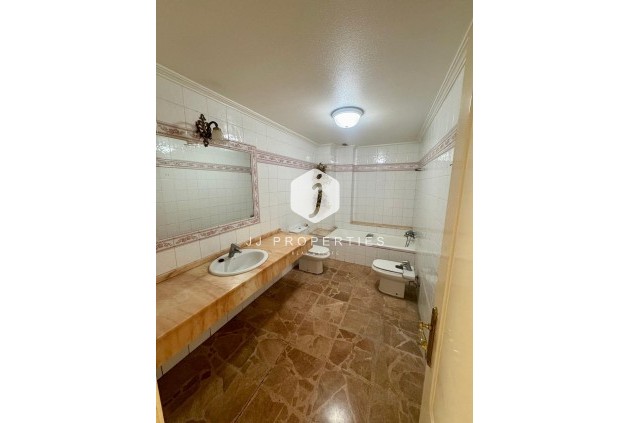 Aus zweiter Hand - Wohnung -
Torrevieja - Centro
