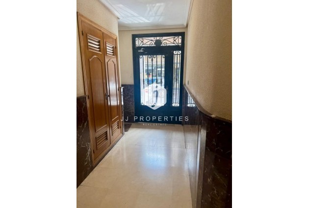 Aus zweiter Hand - Wohnung -
Torrevieja - Centro