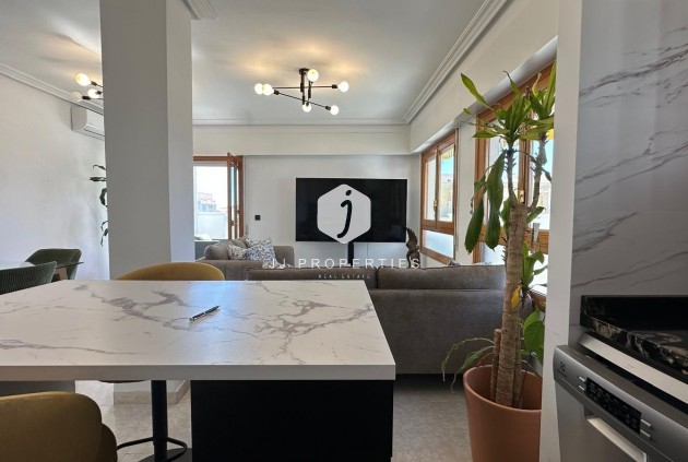 D'occasion - Appartement -
Torrevieja - Centro